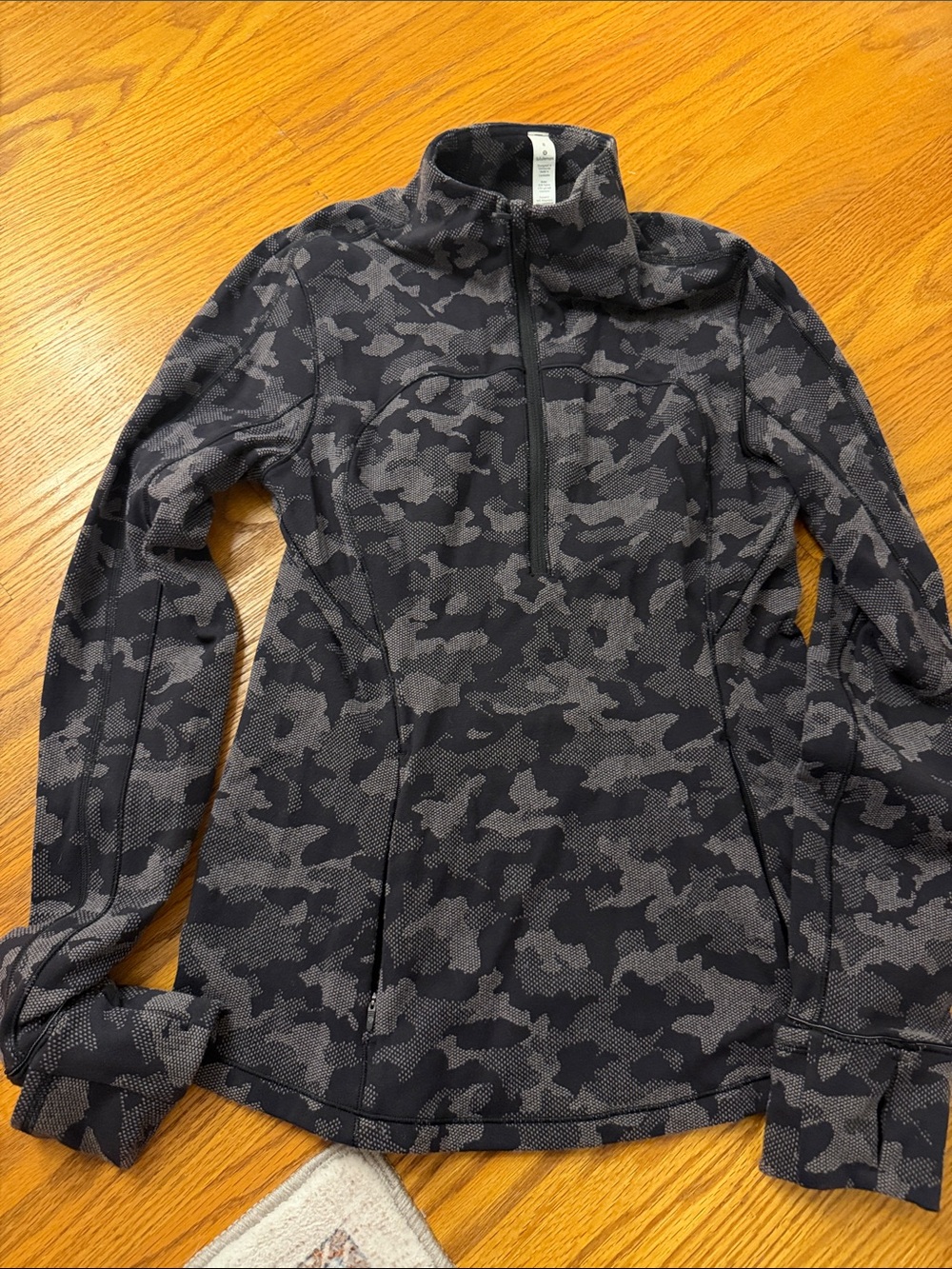 lululemon Run Briskly 1/2 Zip